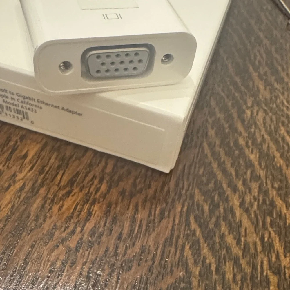 Apple White Computer Cable Adapter